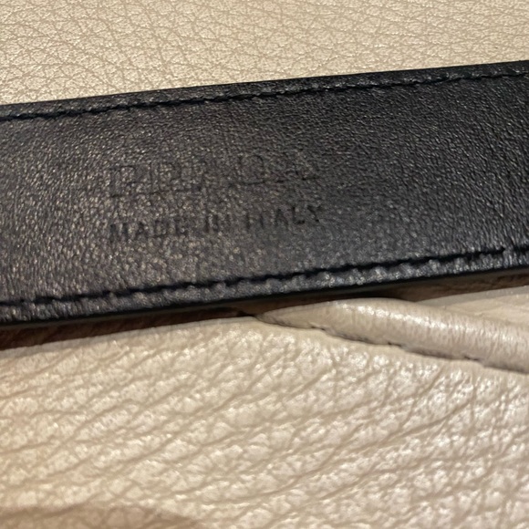 Black prada belt with all original autnentications - Picture 8 of 14